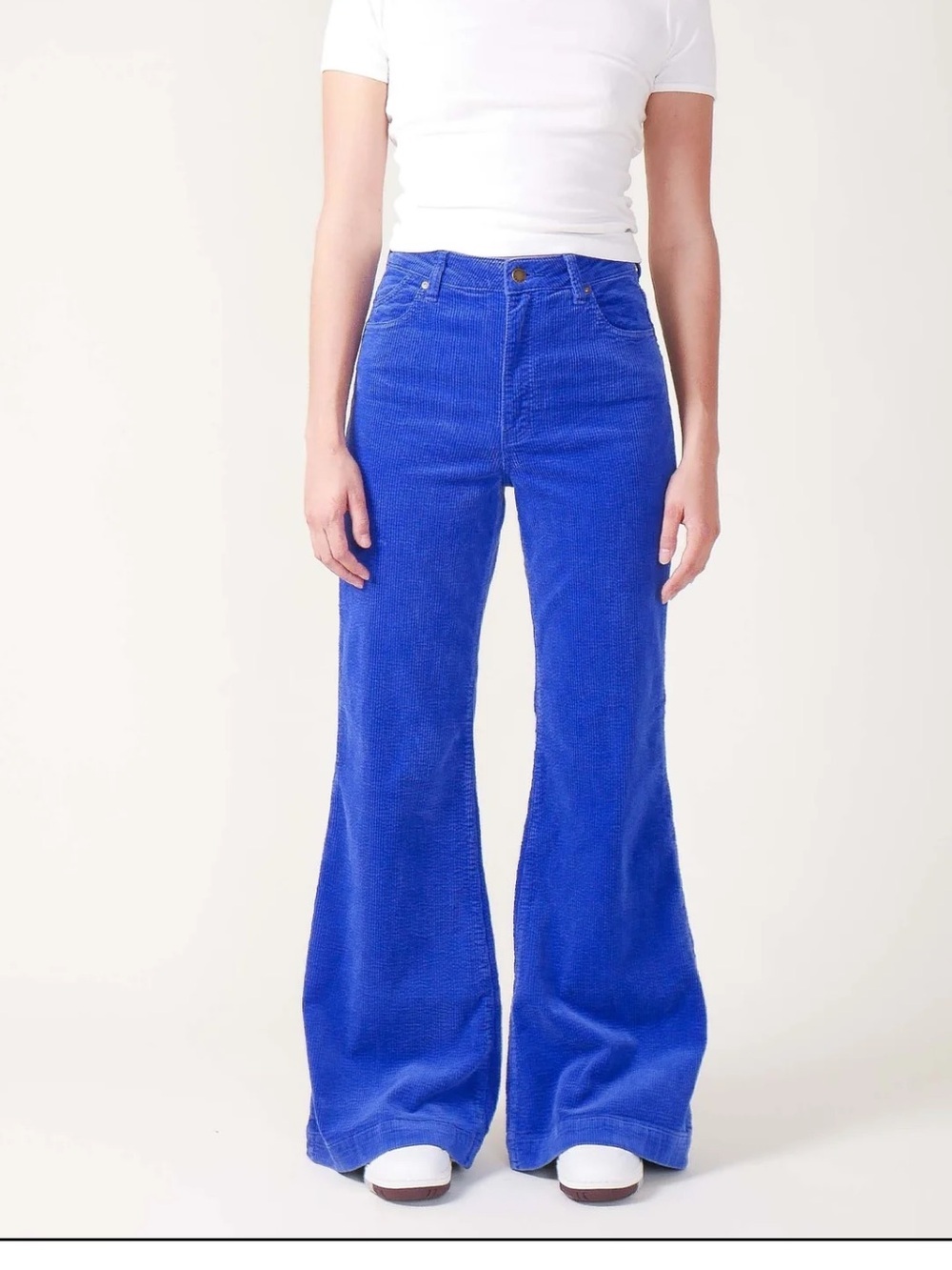 Rolla’s Eastcoast Flare in Electric Blue
Corduroy Pants. Size 24. Retail $105